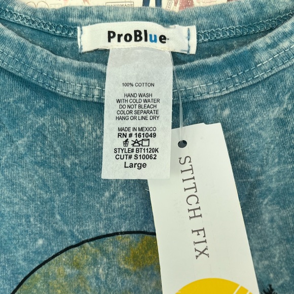 NWT Girls graphic tee 🖤 - Picture 3 of 4